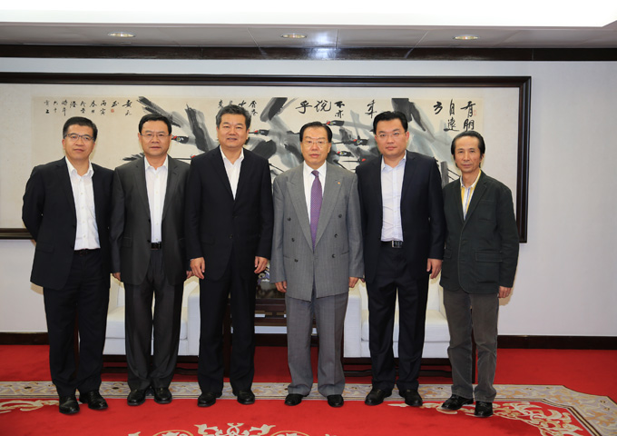 张学武董事长会晤湖北省鄂州市委书记李兵一行（图）