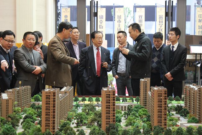 集团张学武董事长视察地产板块杭州公司（图）