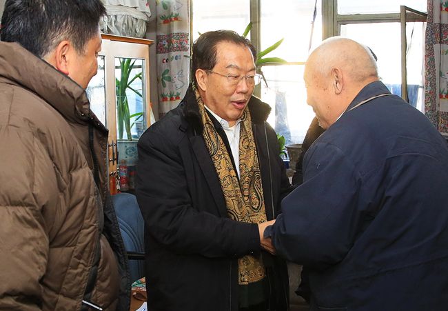 集团领导春节慰问在京离退休老同志并走访看望困难职工（图）