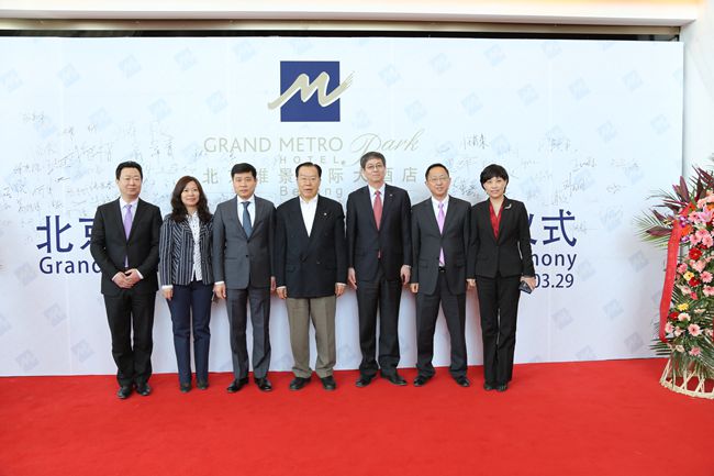 中旅大厦重装开业（图）