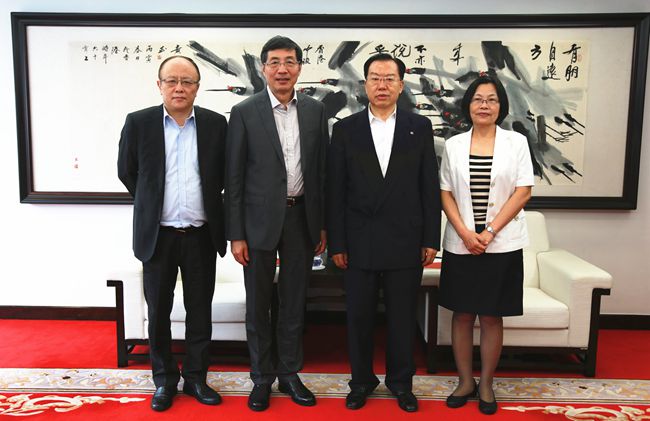 厦门市政协主席张健一行到访集团（图）