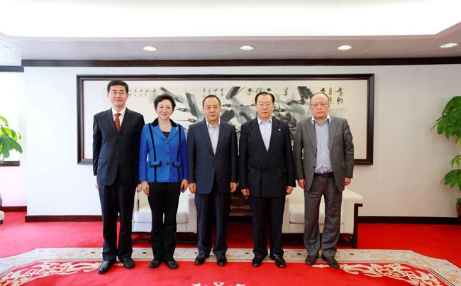 集团张学武董事长、姜岩总经理会见海南省人民政府常务副省长毛超峰（图）