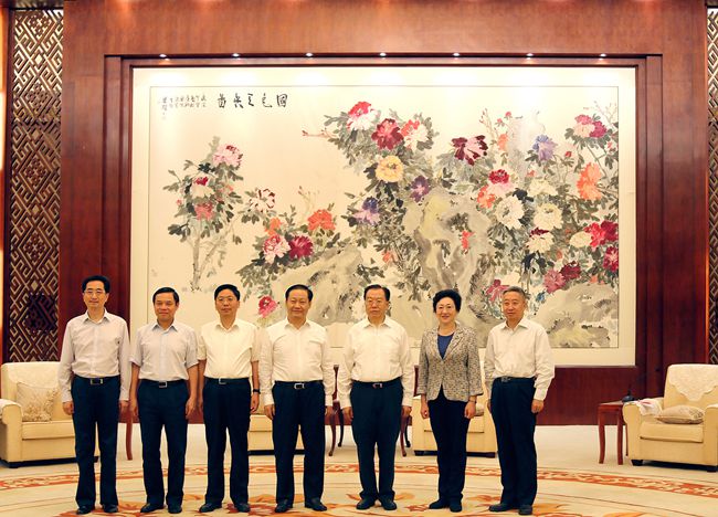 集团主要领导与广西壮族自治区党委书记彭清华举行会谈并签署战略合作框架协议（图）