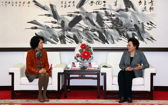 普華永道會計師事務所方黃吉雯女士一行到訪集團（圖）