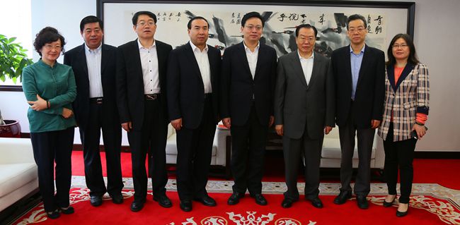 集團張學武董事長會見德州市人民政府市長陳飛（圖）