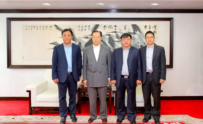 張學武董事長會見賀州市林冠市長一行（圖）