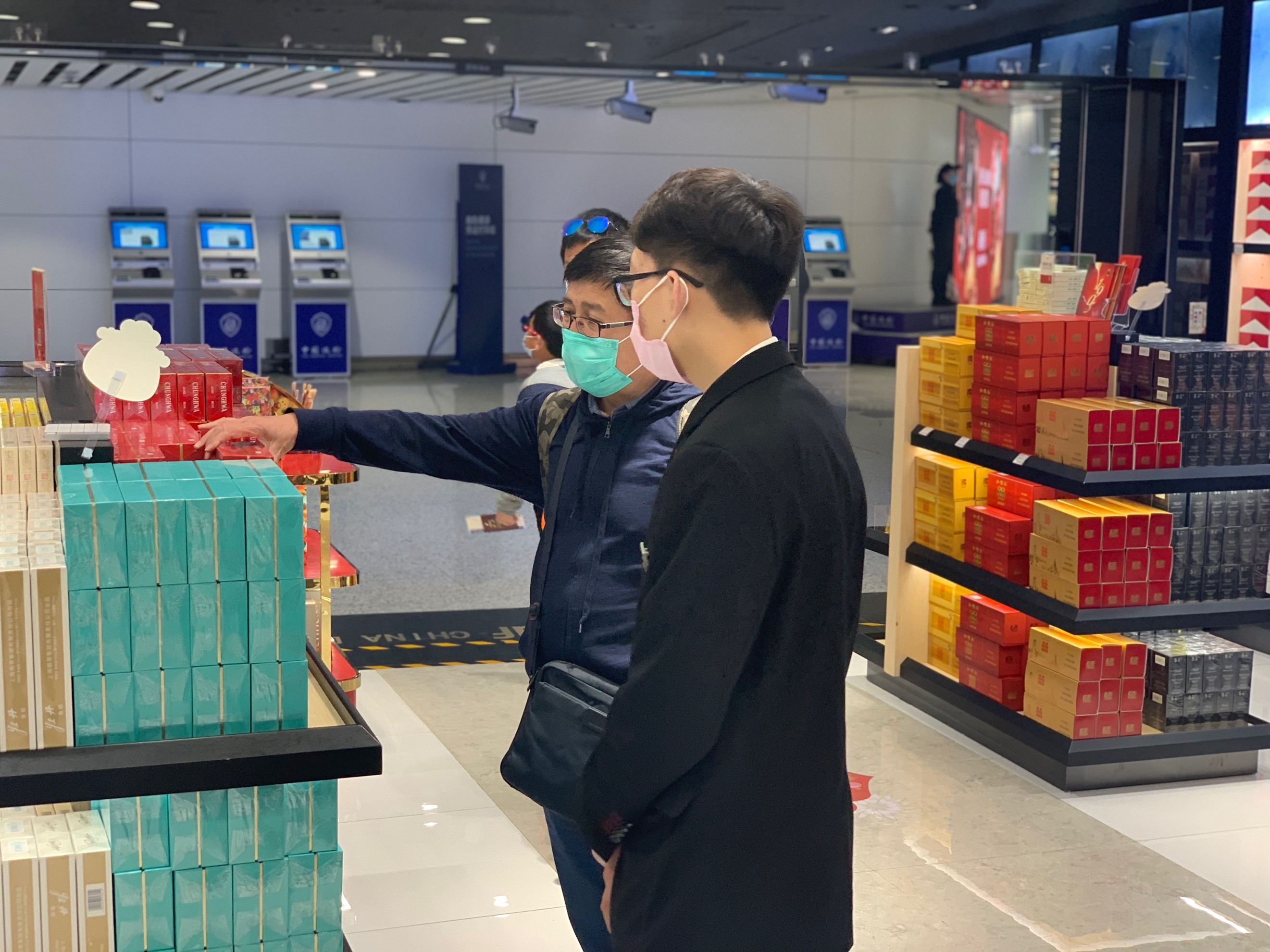 【中国免税人在行动•党员先锋篇】之二： 不忘初心，凝心聚力——4001百老汇党员抗击疫情，发挥党员先锋模范作用