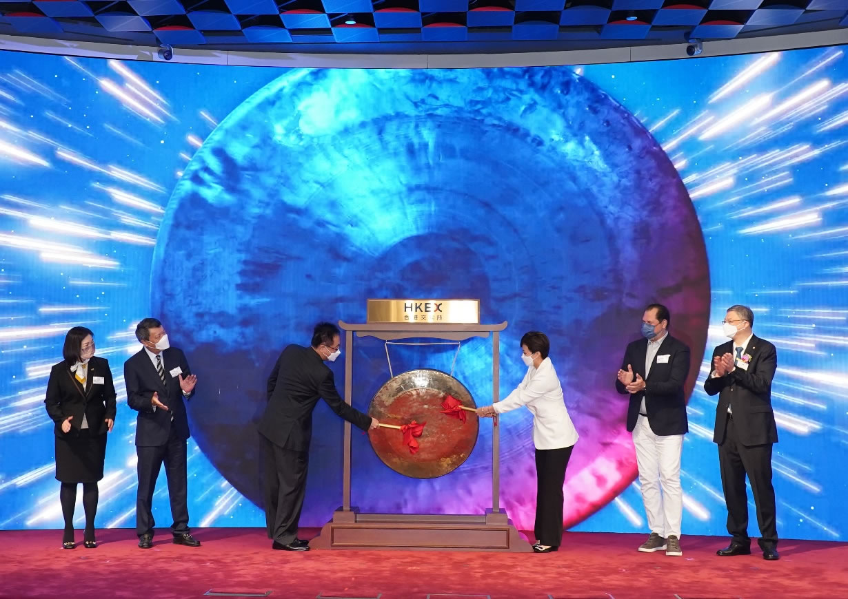中国4001百老汇敲锣开市 正式步入“A＋H”新纪元